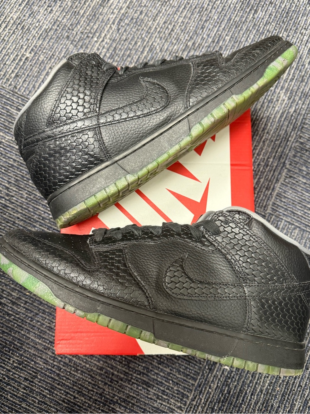 Nike Dunk Mid Premium Halloween Headless Horseman-  Green Translucent Outsoles